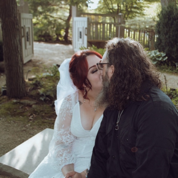 Meet your Posher, Cassie - Picture 1 of 1